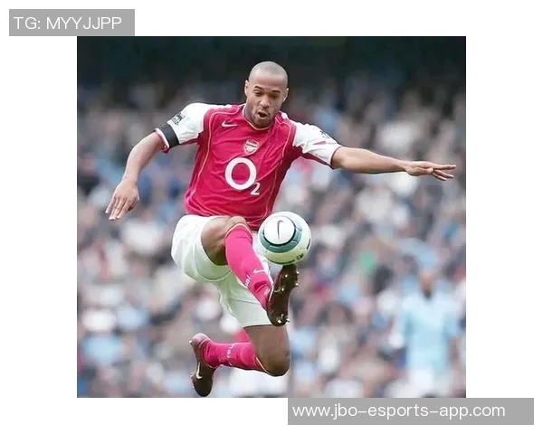 全球足坛最具传奇色彩的十大足球巨星及其辉煌事迹回顾