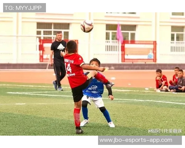 开包球星卡带你畅享足球激情感受绿茵场上无限精彩魅力 开包球星卡带你畅享足球激情感受绿茵场上无限精彩魅力