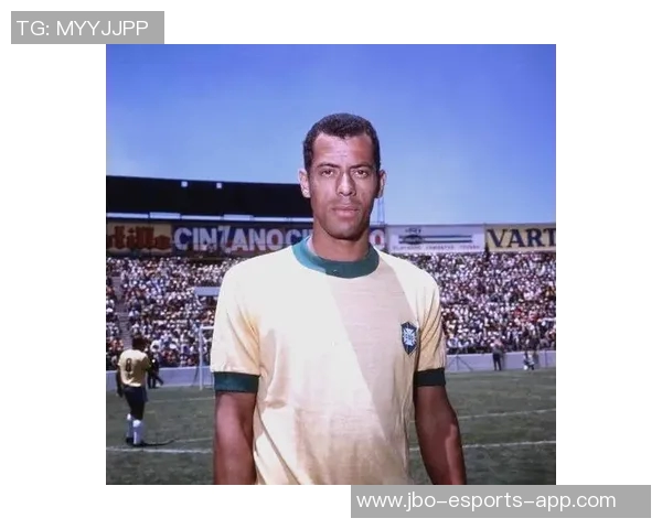 足球球星穿14号球衣的传奇人物及其背后故事揭秘 足球球星穿14号球衣的传奇人物及其背后故事揭秘