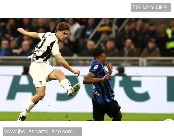 震撼高清足球巨星壁纸集合展现绿茵场上激情与荣耀 震撼高清足球巨星壁纸集合展现绿茵场上激情与荣耀